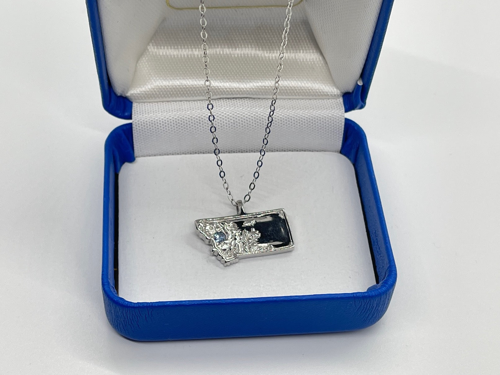 Montana State of Mind Yogo Sapphire Pendant Necklace