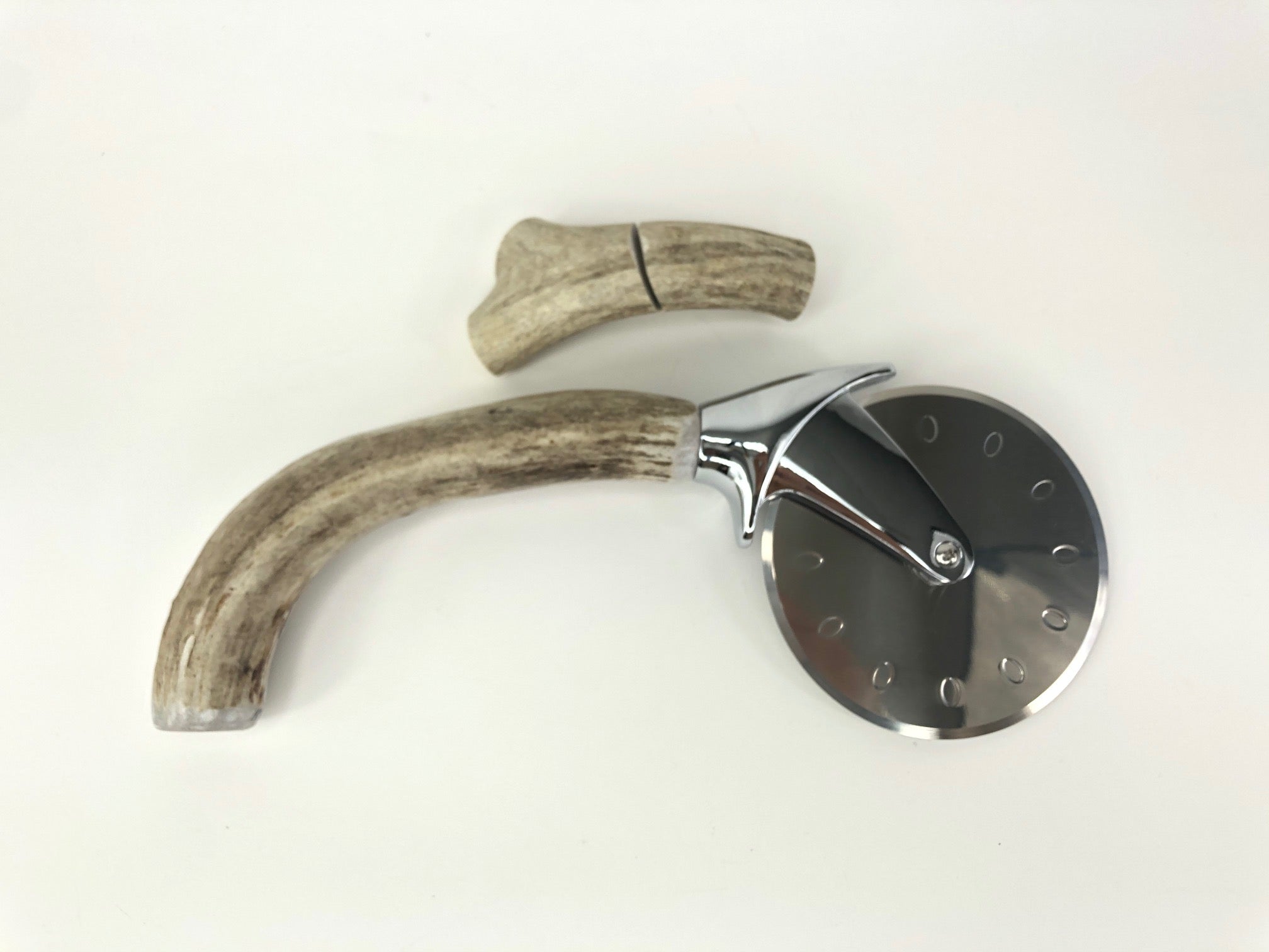 Deluxe Stainless Deer Antler Pizza Cutter