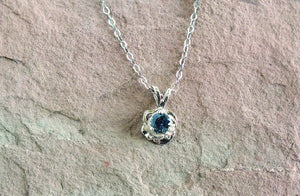 Montana Sapphire Necklace, 3-Prong Sterling Rose