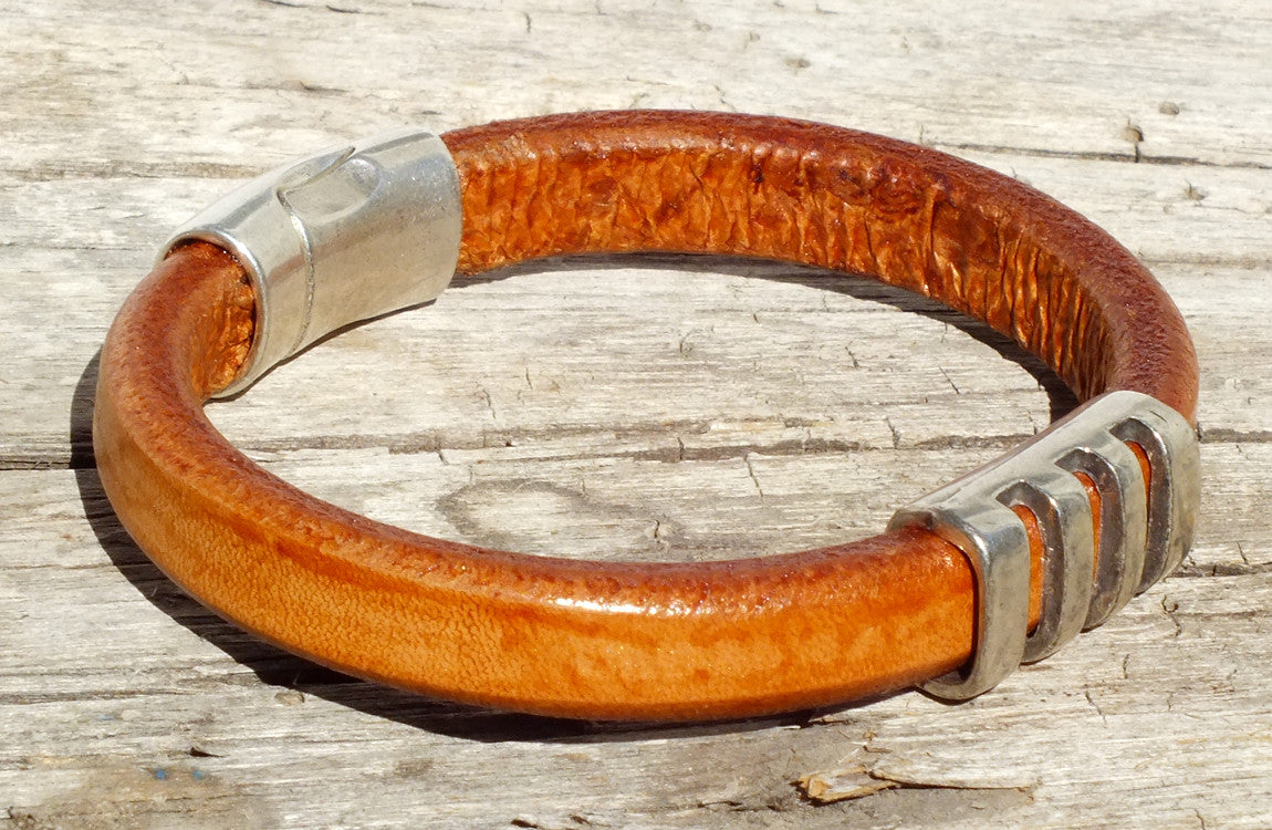 Grizzly Leather Bracelet, Blonde