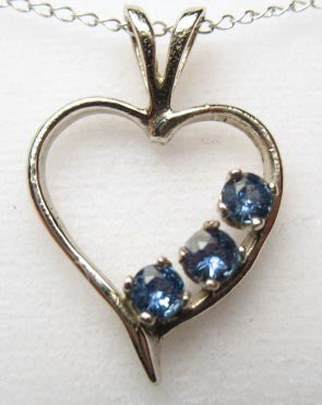 Montana Sapphire Necklace, 3-Stone Heart