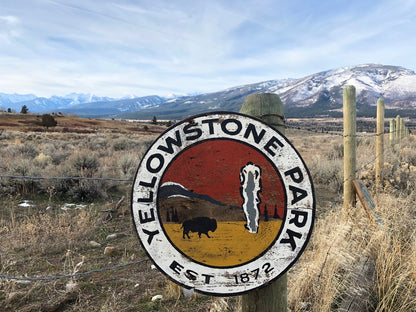 Yellowstone with Bison & Geyser Round Shape Vintage Sign