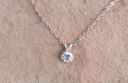 Yogo Sapphire Necklace, 3-Prong Sterling Rose
