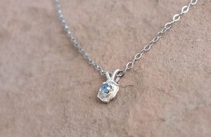 Yogo Sapphire Necklace, 3-Prong Sterling Rose